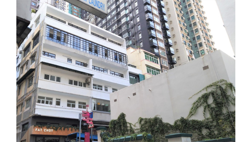 獲香港賽馬會慈善信託基金撥款支持，積極籌備重建筲箕灣中途宿舍，以推行嶄新專案「賽馬會『拍住上』共居社區計畫」。這是全港首個為離開院舍的青年與精神複元人士提供共居的環境。